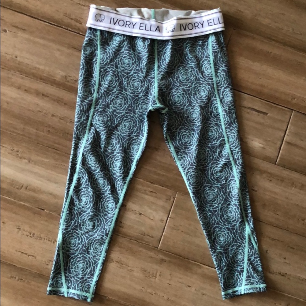 Ivory Ella 3/4 leggings fold over band high rise S
